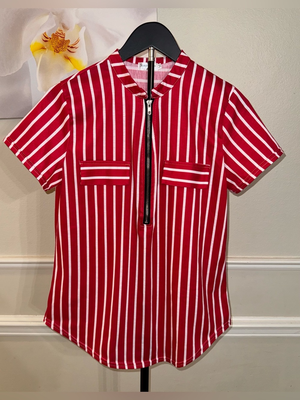 Like NEW: Simplefun Red and White Short Sleeve Zipper Top! Size Medium. - Picture 5 of 10